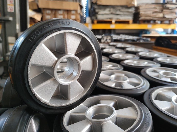 180 x 50 mm Rubber Truck Load Wheel