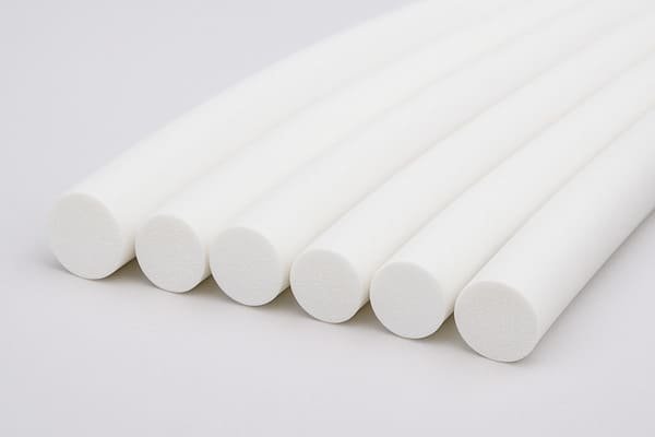 White EPDM sponge cords, closed-cell foam rubber profiles with round cross-section, used for soft sealing, insulation, and compression padding